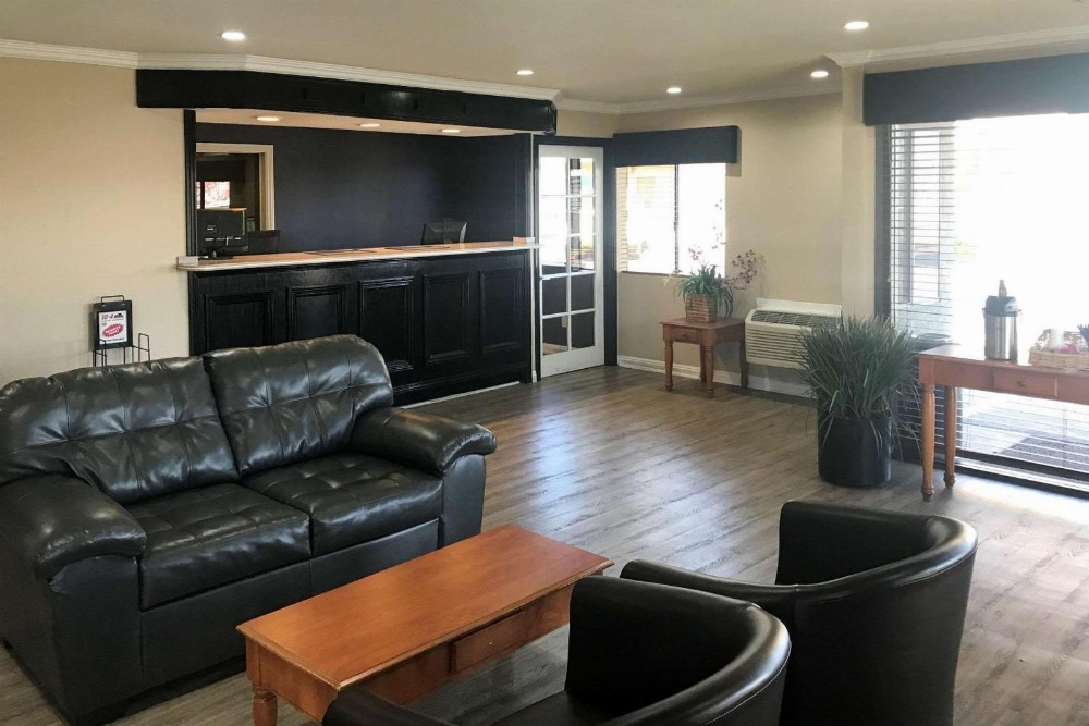 King Room - Accessible/Non-Smoking