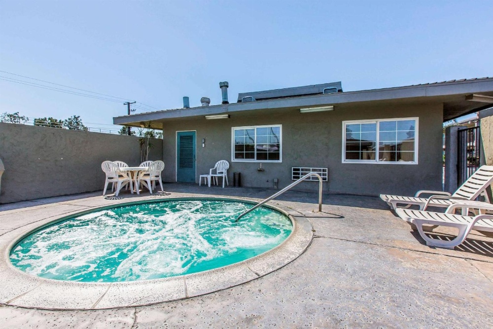 Queen Room with Two Queen Beds - Accessible/Non-Smoking 